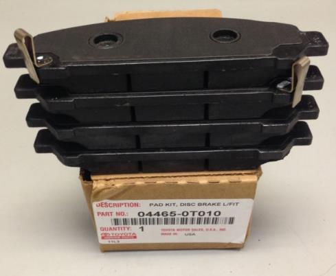 044650T010 Toyota Klocki hamulcowe przednie tarczowe