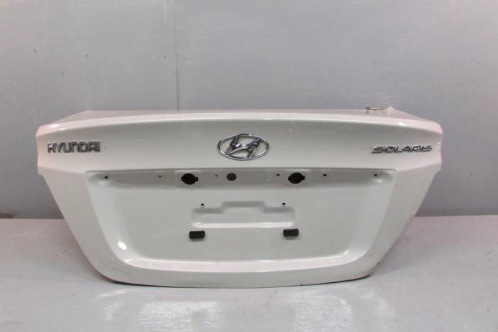 692004L000 Hyundai/Kia Klapa bagażnika