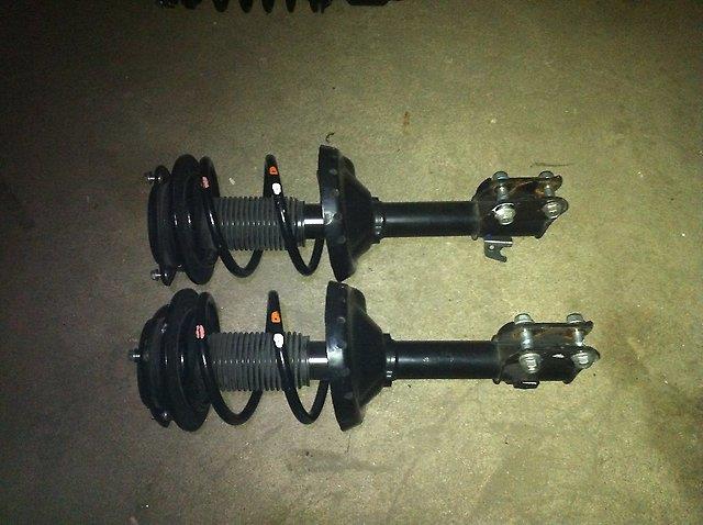 20310AG040 Subaru Amortyzator przedni prawy
