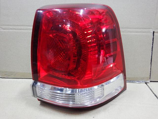 8155160820 Toyota Lampa zespolona tylna prawa zewnętrzna