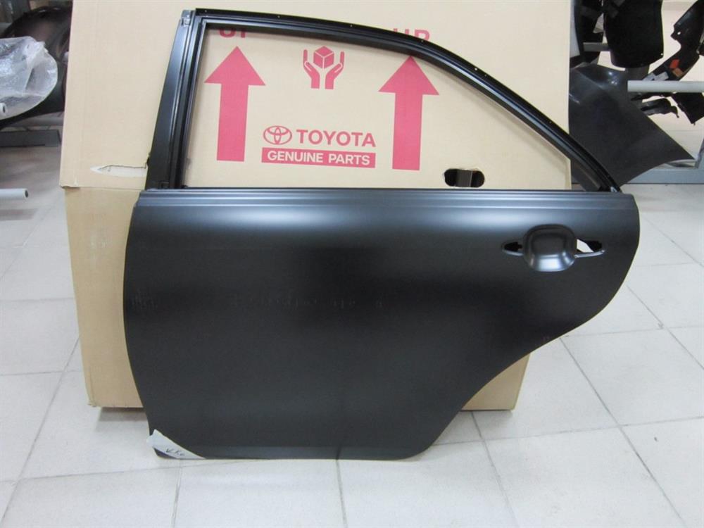 Do koszyka Drzwi tylne lewe Toyota Camry VI V40