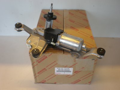 8513060220 Toyota Silniczek wycieraczki tylnej szyby