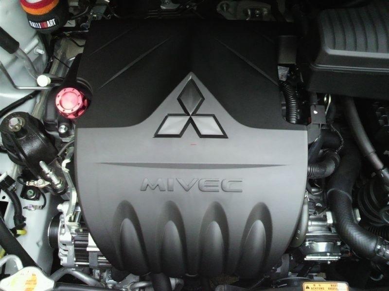 Pokrywa silnika dekoracyjna Mitsubishi 1003A092 cena, od 49,61 USD