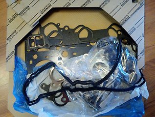 Zestaw uszczelek silnika pełny Mazda 8LL310271 cena, od 134,45 USD