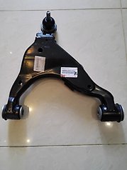 4806860050 Toyota Wahacz zawieszenia przedniego dolny prawy
