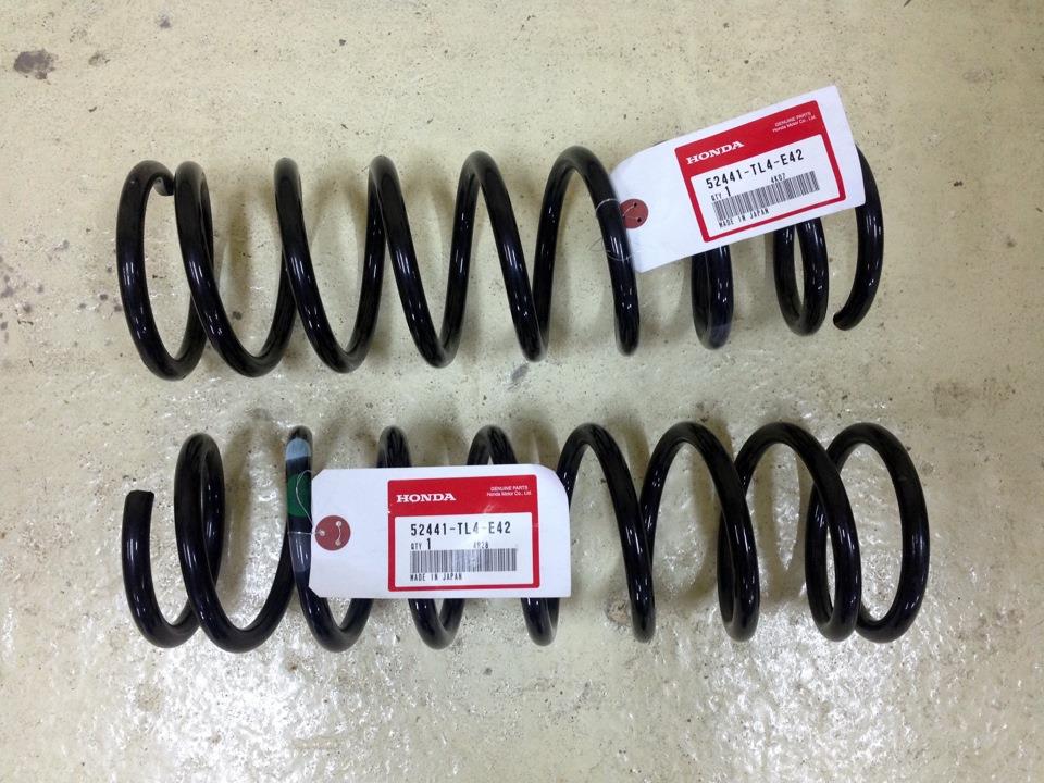 52441TL1E21 Honda Sprężyna tylna