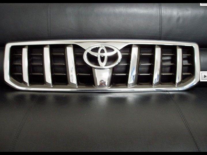 Atrapa chłodnicy do Toyota Land Cruiser  J12