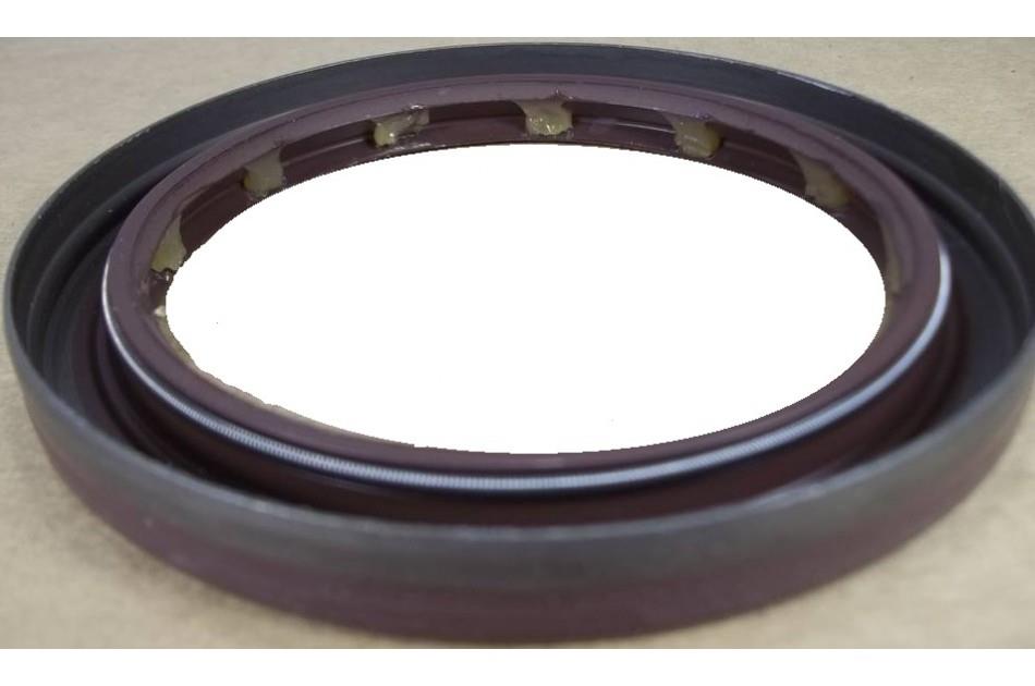 A0139976946 Mercedes Uszczelniacz piasty tylnej