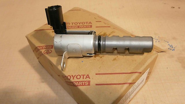 Zawór elektromagnetyczny położenia (faz) wałka rozrządu lewy Toyota 1534020011 cena, od 43,45 USD