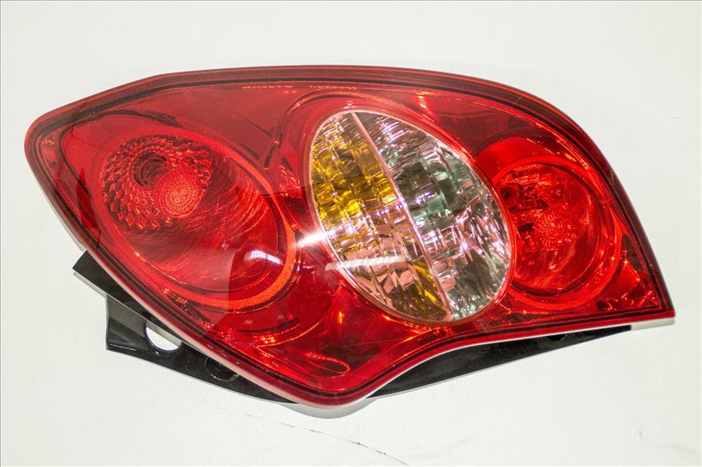 8360234100 Ssang Yong Lampa zespolona tylna prawa
