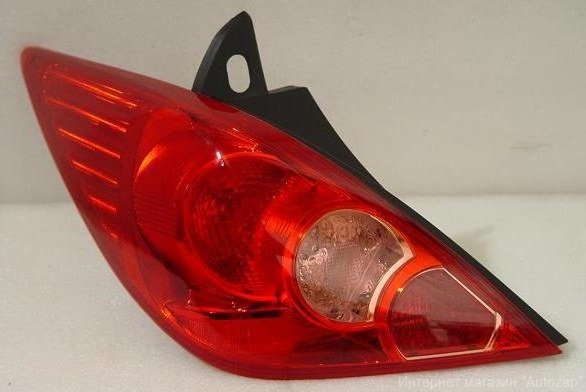 Lampa zespolona tylna lewa Nissan Tiida (C11X)