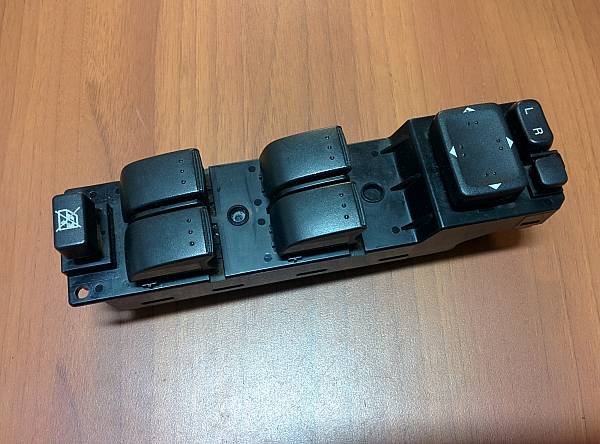 GP9A66350 Mazda Panel przyciskowy sterowania podnośnikiem szyby przedni lewy