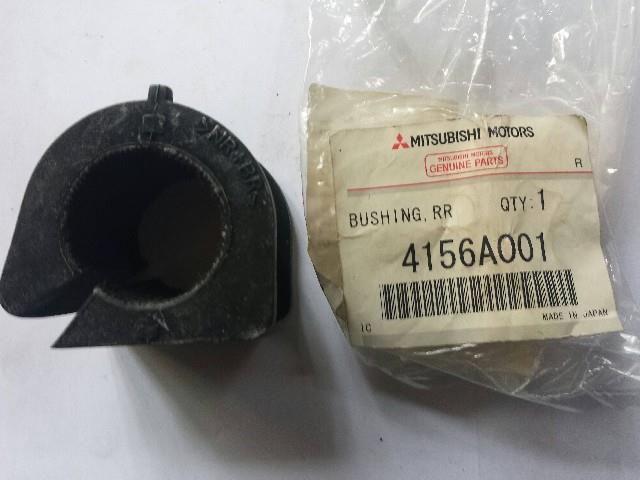 4156A001 Mitsubishi Tuleja stabilizatora tylnego