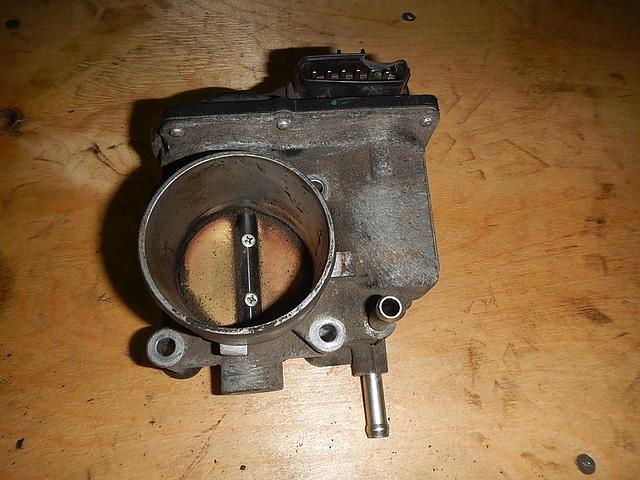 Przepustnica, komplet Suzuki 1340065J00 cena, od 123,59 USD