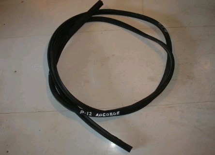 72750AV600 Nissan/Infiniti Listwa ochronna szyby przedniej