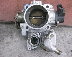 Do koszyka Przepustnica, komplet Toyota Land Cruiser 100 J10
