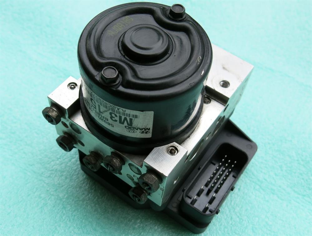 Sterownik ABS  hydrauliczny do Hyundai Tucson I JM