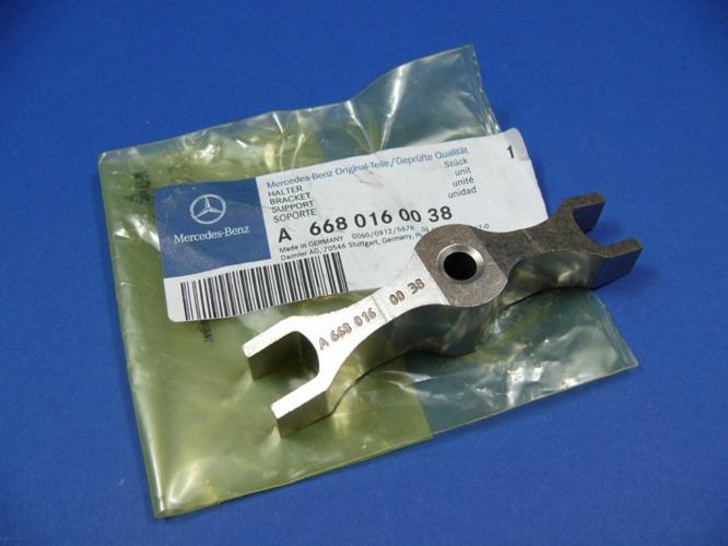 Wspornik mocowania wtryskiwacza do Mercedes A (W168)