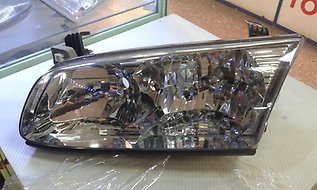 8115033310 Toyota Reflektor lewy
