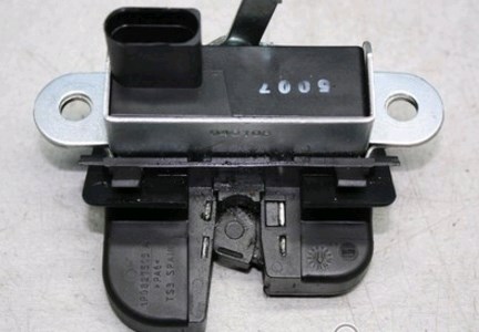 Zamek klapy Volkswagen Touran