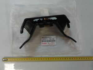1237175140 Toyota Poduszka (podpora) silnika tylna
