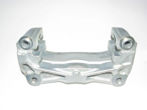 26225AG100 Subaru Jarzmo zacisku hamulcowego przedniego