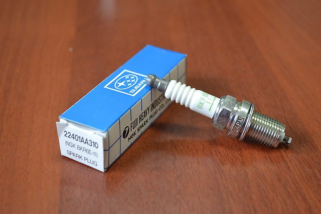 MS851728 Mitsubishi Świeca zapłonowa