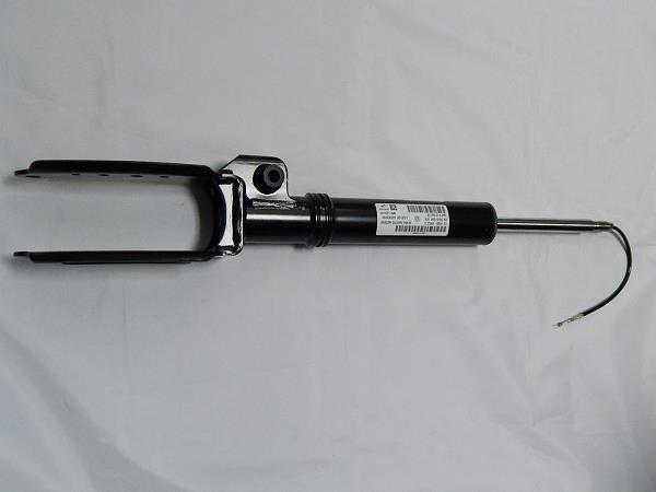 Amortyzator przedni prawy VAG 7P6413032AK cena, od 69,54 USD