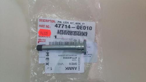 477150E010 Toyota Prowadnica zacisku tylnego dolna