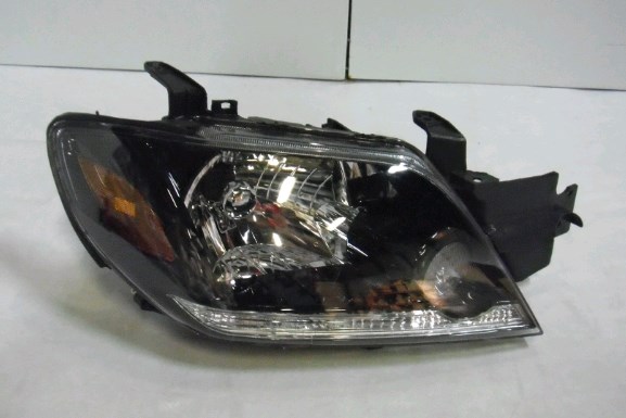 MN150492 Mitsubishi Reflektor prawy