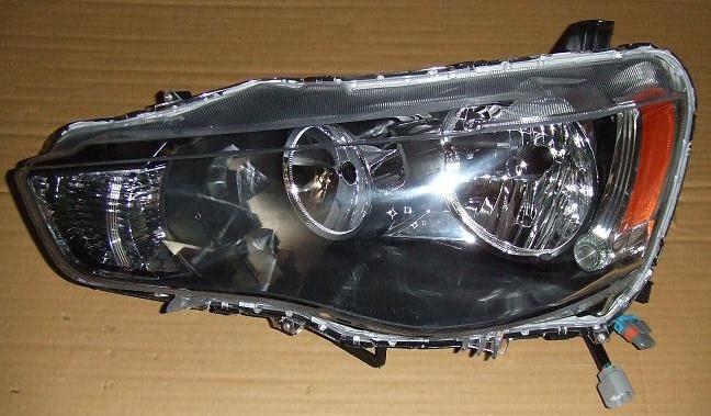 8301B553 Mitsubishi Reflektor lewy