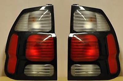 MR496374 Mitsubishi Lampa zespolona tylna prawa