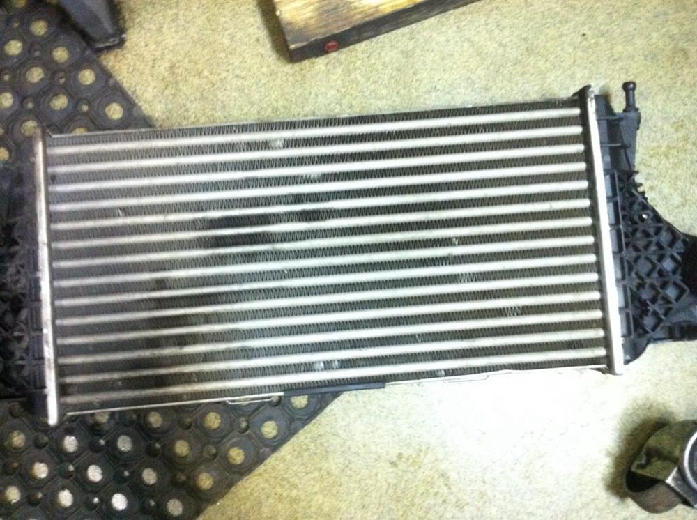 Chłodnica intercoolera Mercedes A0995000600 cena, od 283,08 USD