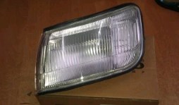 Lampa pozycyjna przednia lewa Mitsubishi Space Runner (N1W, N2W)