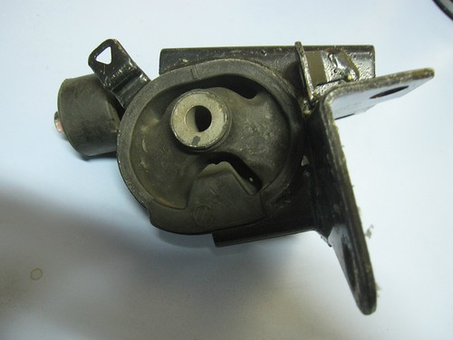 123720D050 Toyota Poduszka (podpora) silnika lewa