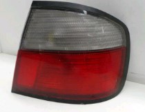 Lampa zespolona tylna prawa zewnętrzna Nissan Primera (P11)