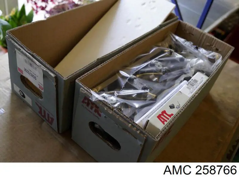 Do koszyka 1102674 Ford Śruba głowicy cylindrów