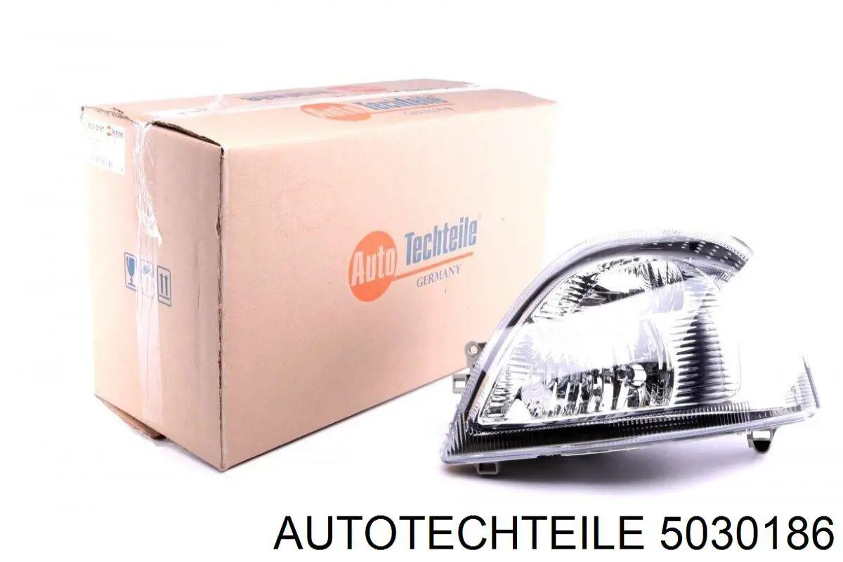 Do koszyka 8200163518 Nissan/Infiniti Reflektor prawy