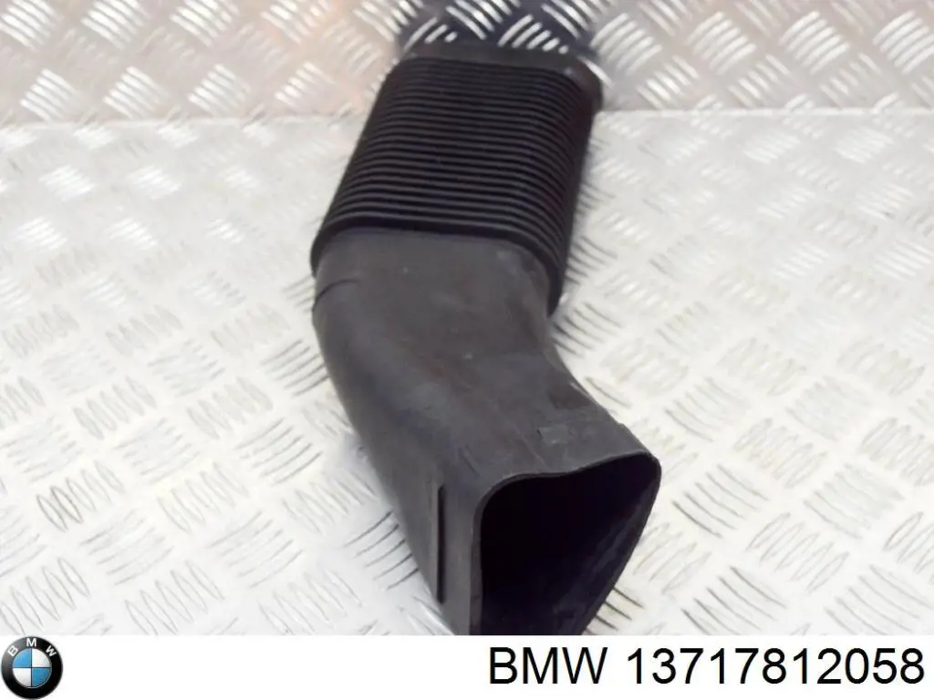 Do koszyka Wlot powietrza do filtra powietrza BMW X5  E70
