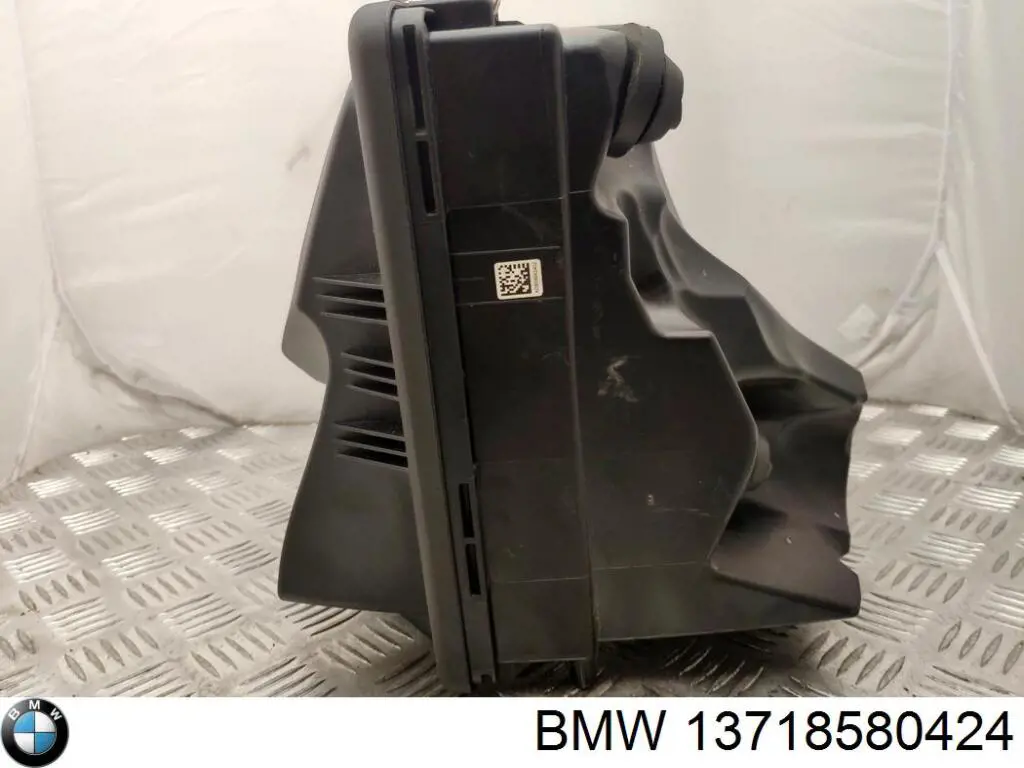 Obudowa filtra powietrza BMW 13718580424 cena, od 227,94 USD