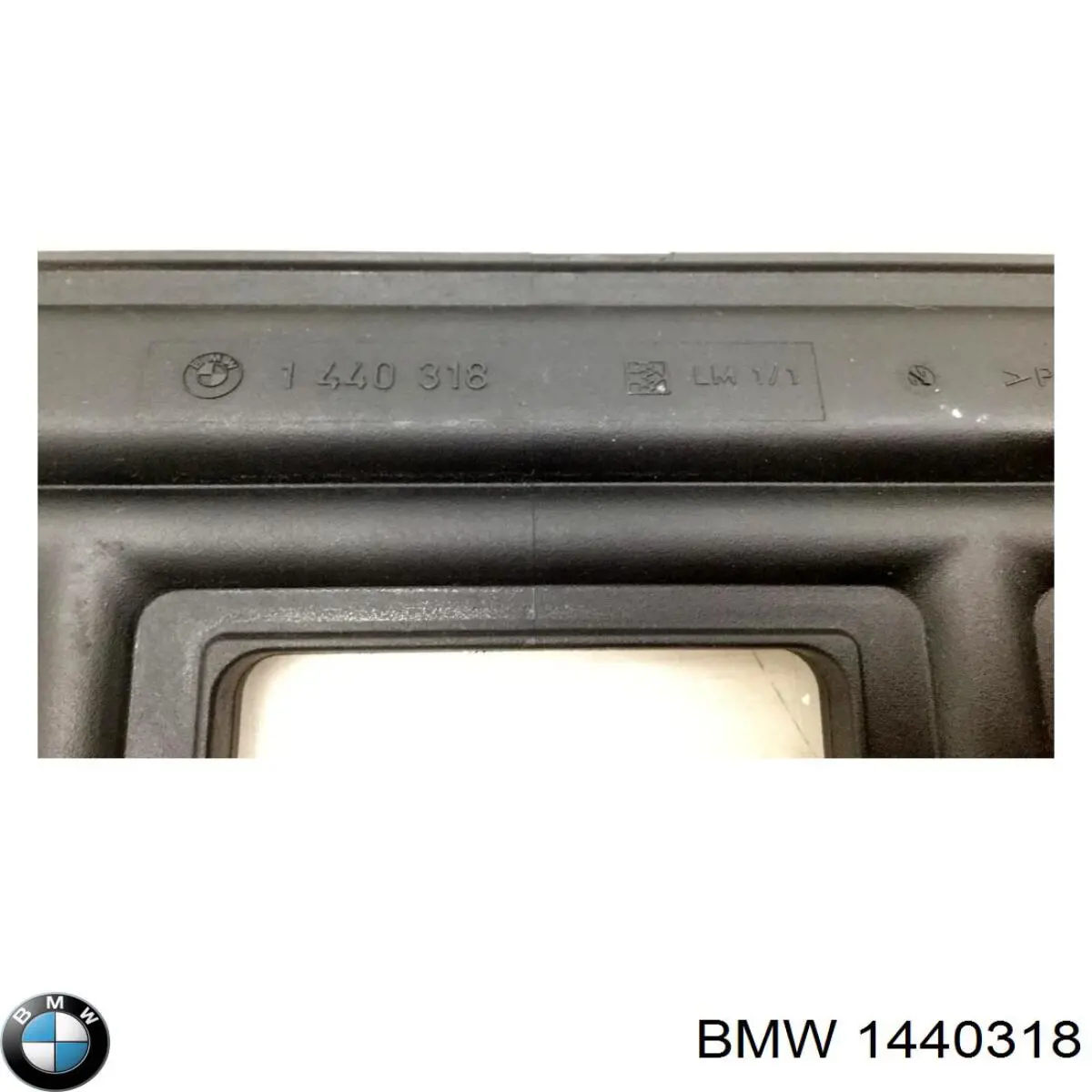 Do koszyka 1440318 BMW Króciec wentylacji kadłuba (separatora oleju)