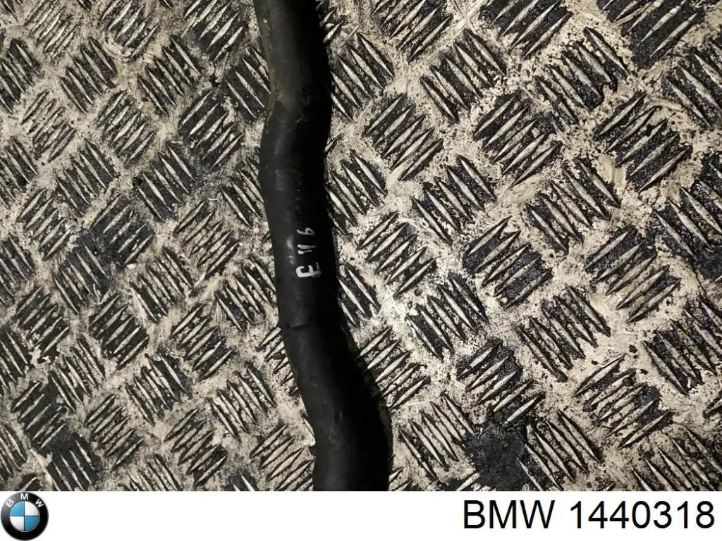 Króciec wentylacji kadłuba (separatora oleju) 1440318 BMW