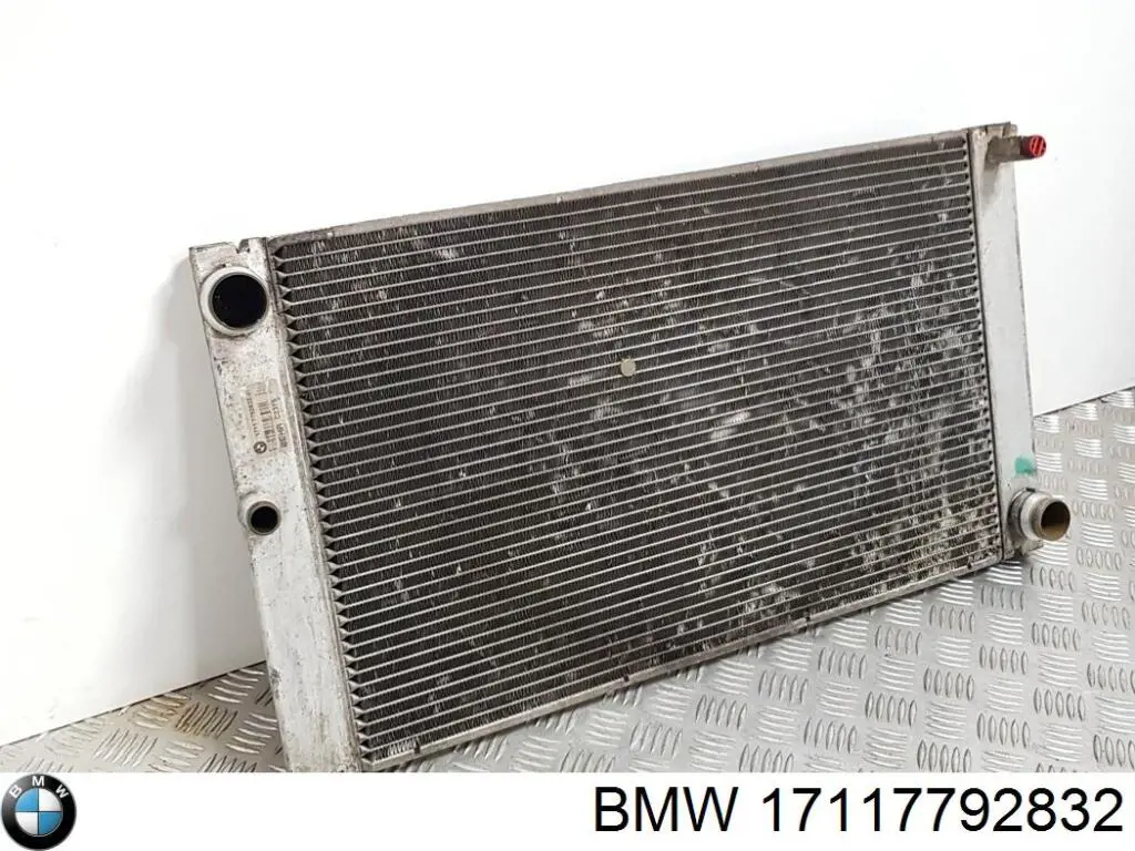 17117792832 BMW Chłodnica silnika
