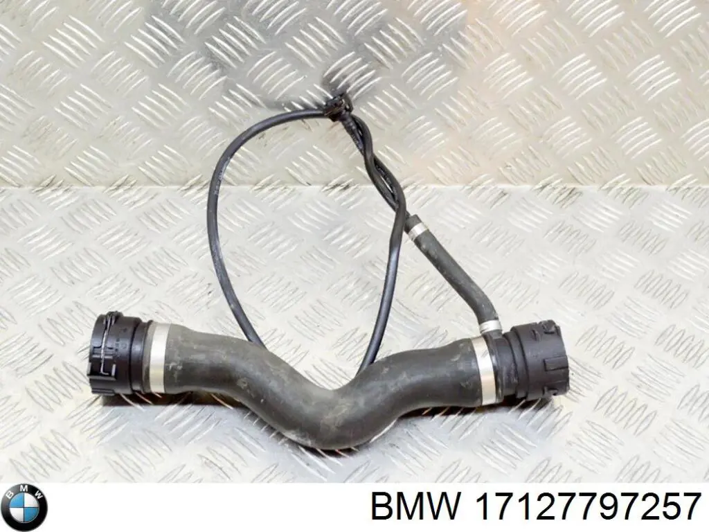 Do koszyka 17127797257 BMW Przewód (króciec) chłodnicy górny