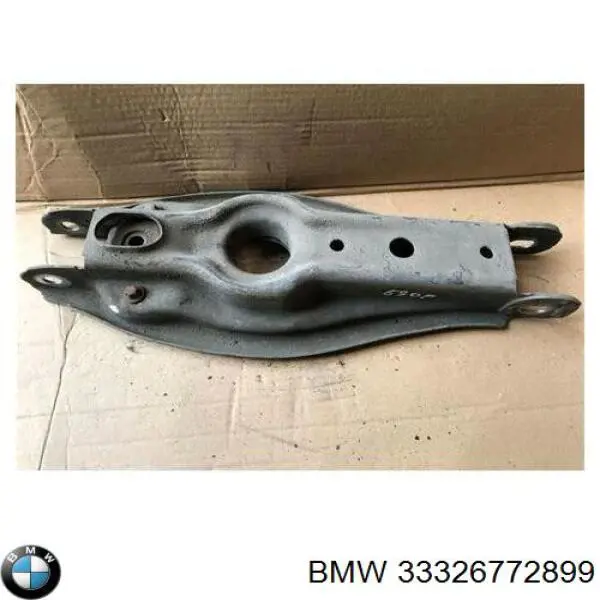 Do koszyka 33326772899 BMW Wahacz zawieszenia tylnego dolny lewy/prawy