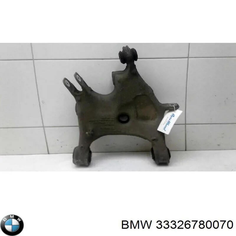 Wahacz zawieszenia tylnego dolny prawy BMW 33326780070 cena, od 149,83 USD