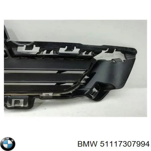 51117307994 BMW Kratka zderzaka przedniego prawa dolna