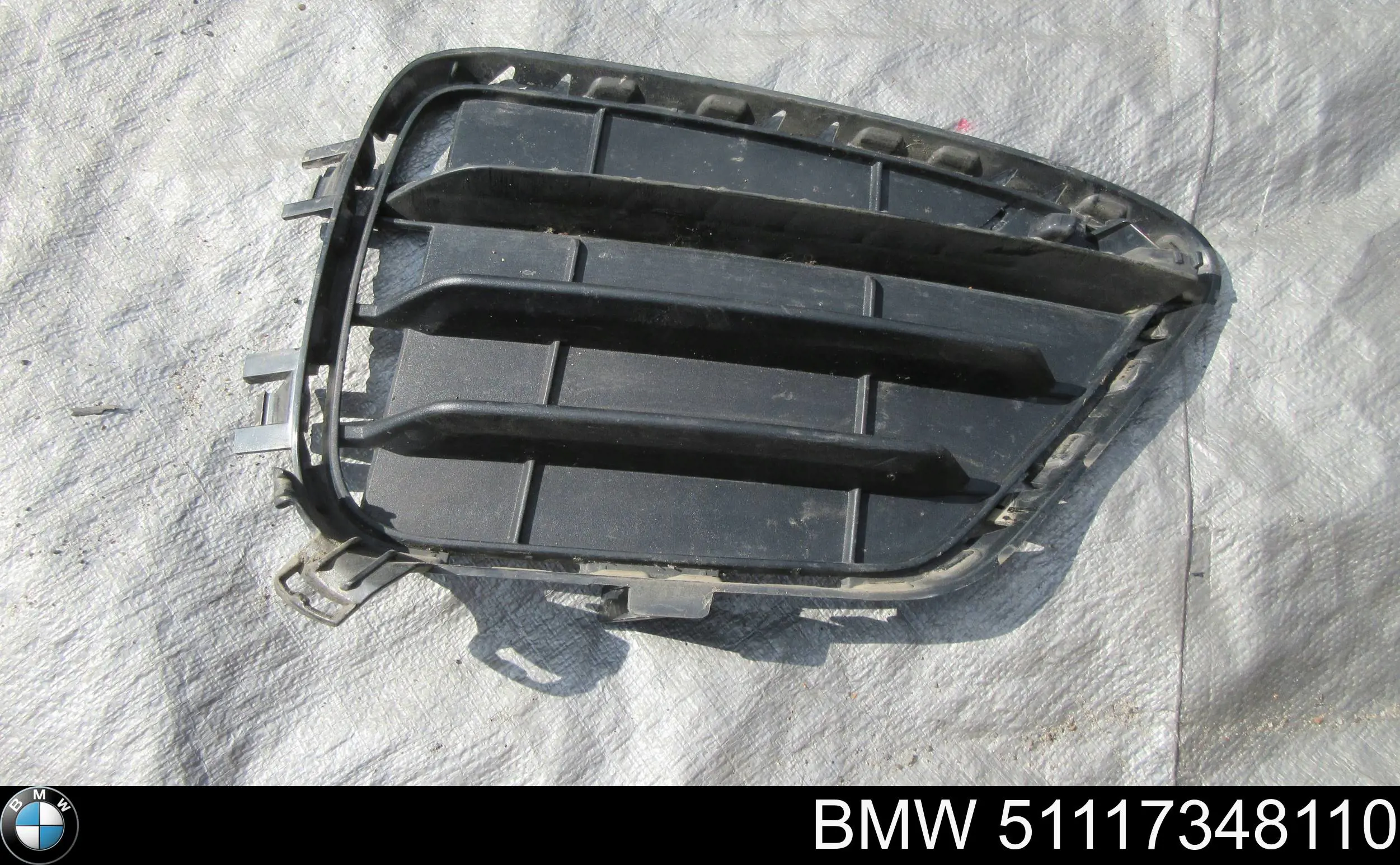 51117348110 BMW Kratka zderzaka przedniego prawa