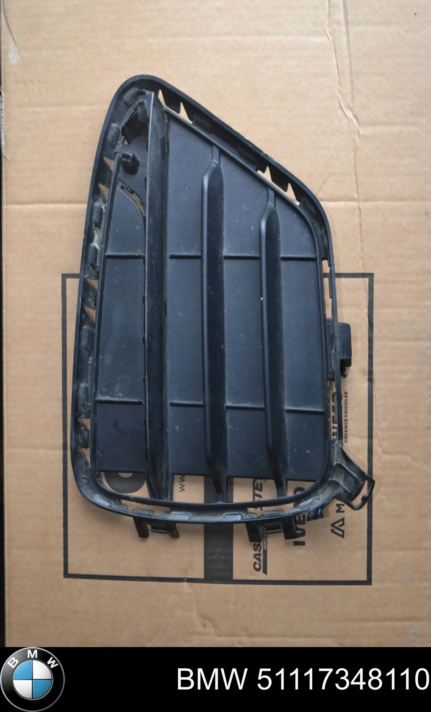 Kratka zderzaka przedniego prawa BMW 51117348110 cena, od 55,85 USD