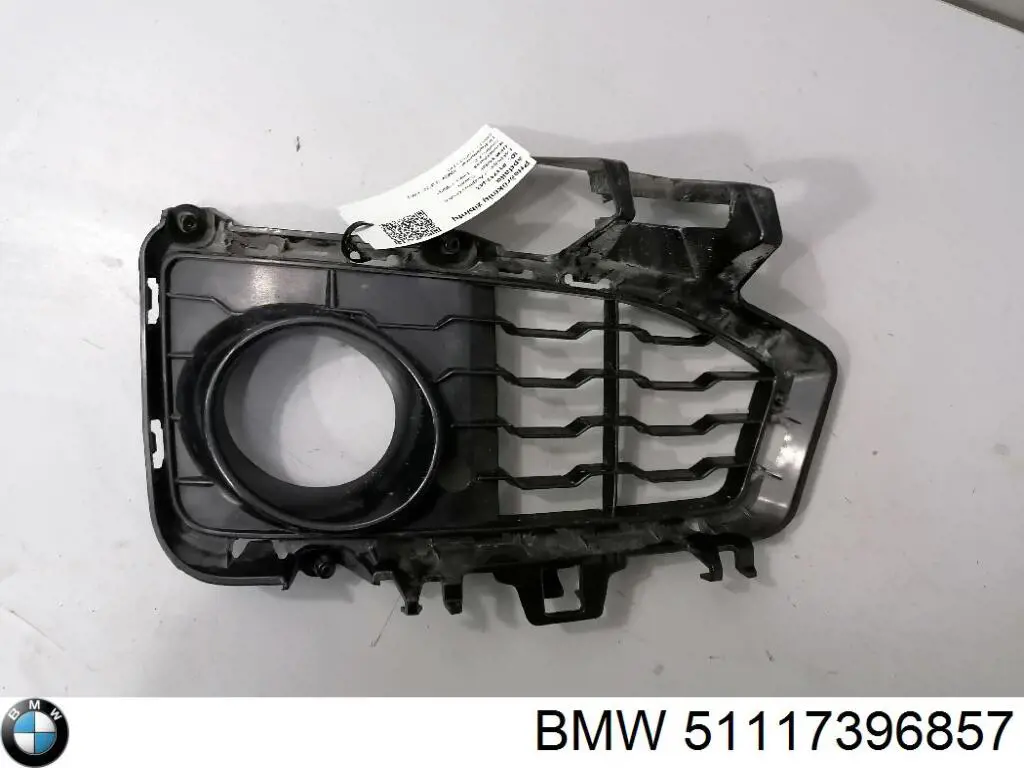 Zaślepka (kratki) lamp przeciwmgielnych zderzaka przedniego lewa BMW 51117396857 cena, od 60,33 USD